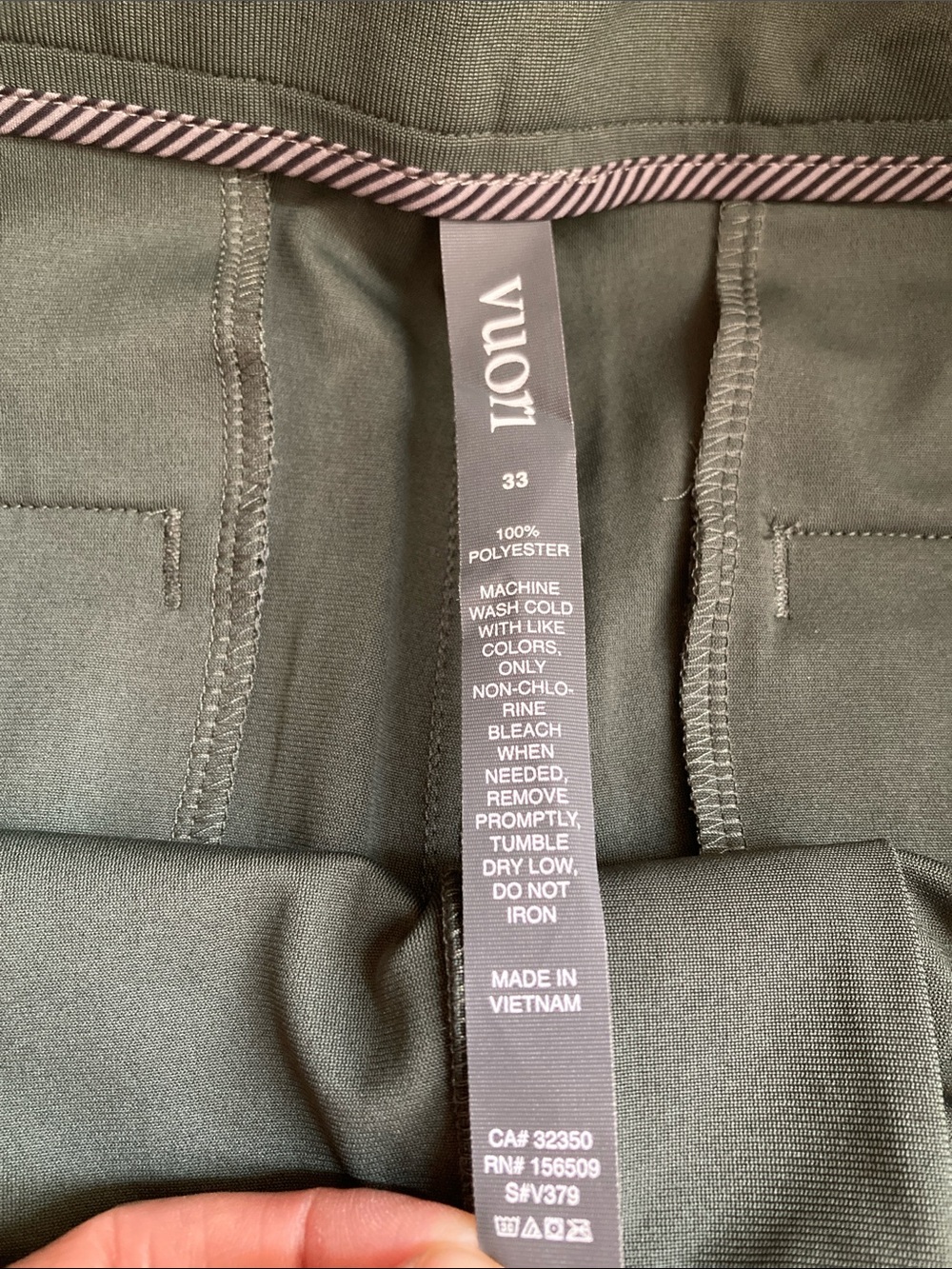 Vuori meta shorts - like new - Picture 4 of 12